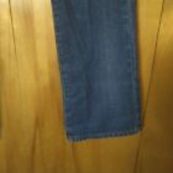 HINT JEANS JUNIORS SIZE 9 BLUE EMBROIDERED DISTRESSED FLARED LEG JEANS - Picture 4 of 8
